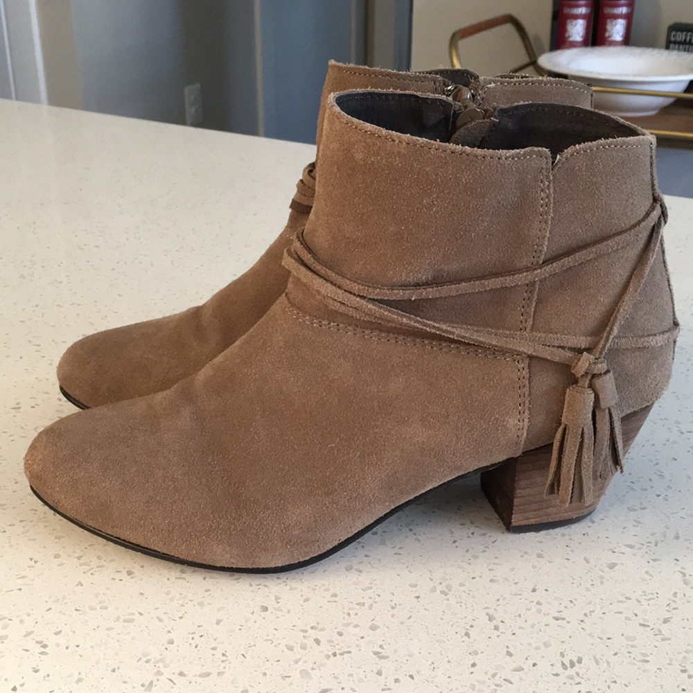 Tan suede booties!